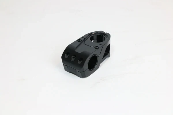 Představec 39mm 1-1/8" Bombshell