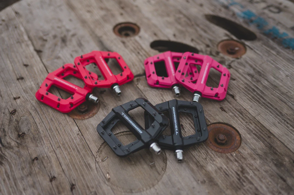 Pedály Plastic Flat Bombshell