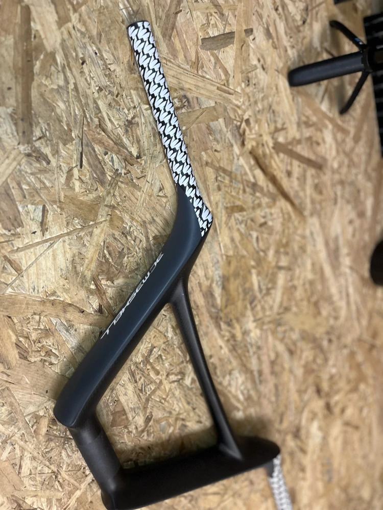 Řidítka Carbon 8" Bombshell