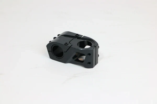 Představec 39mm 1-1/8" Bombshell