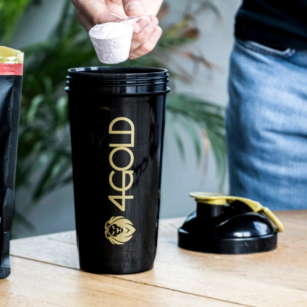 Černý Shaker 4GOLD - 700ml