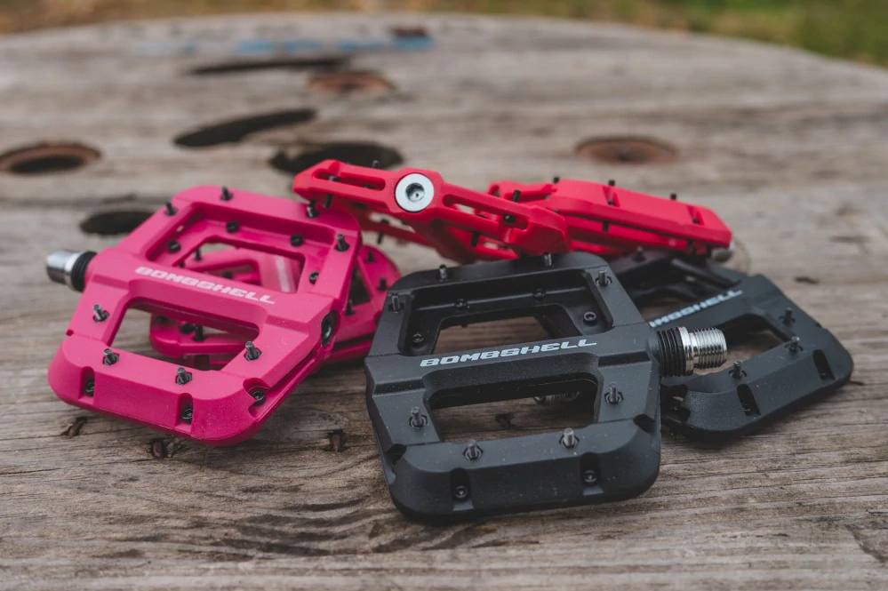 Pedály Plastic Flat Bombshell